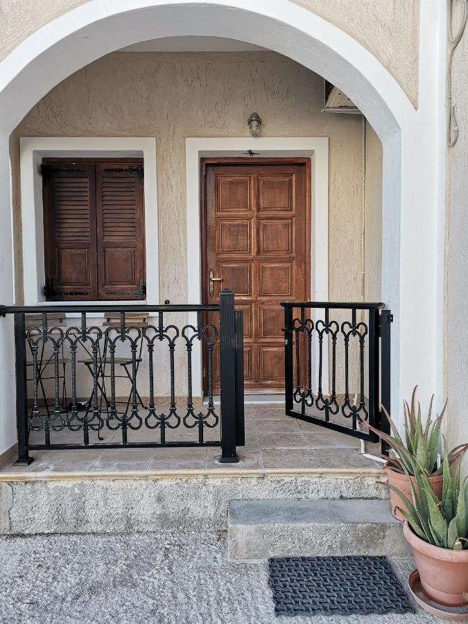 Villa Perissa Thira Exterior foto